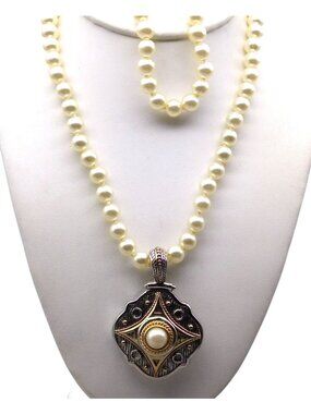Elegant Enhancer Pendant Pearl Parure, Lustrous Knotted Glass Pearl Strand